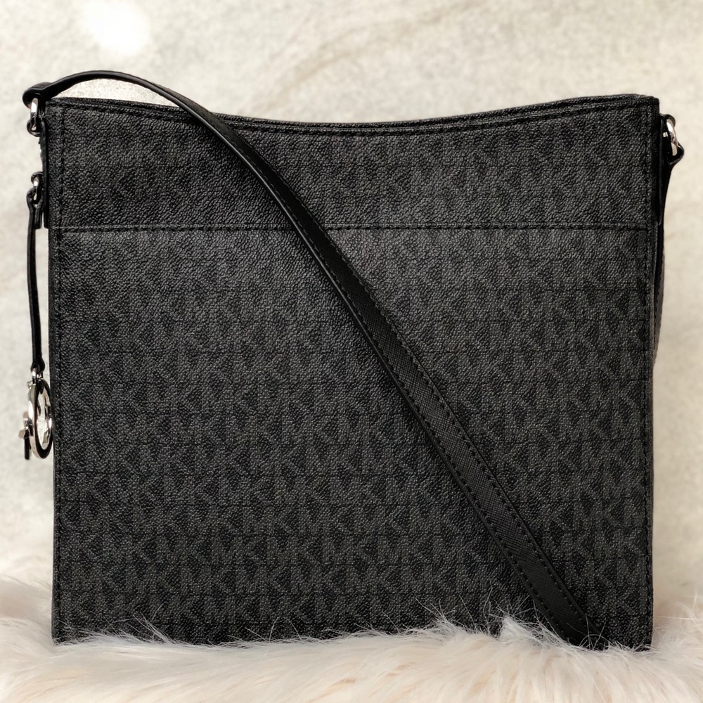 ❌SOLD❌MICHAEL KORS LG CROSSBODY BAG & WALLET - Picture 4 of 7